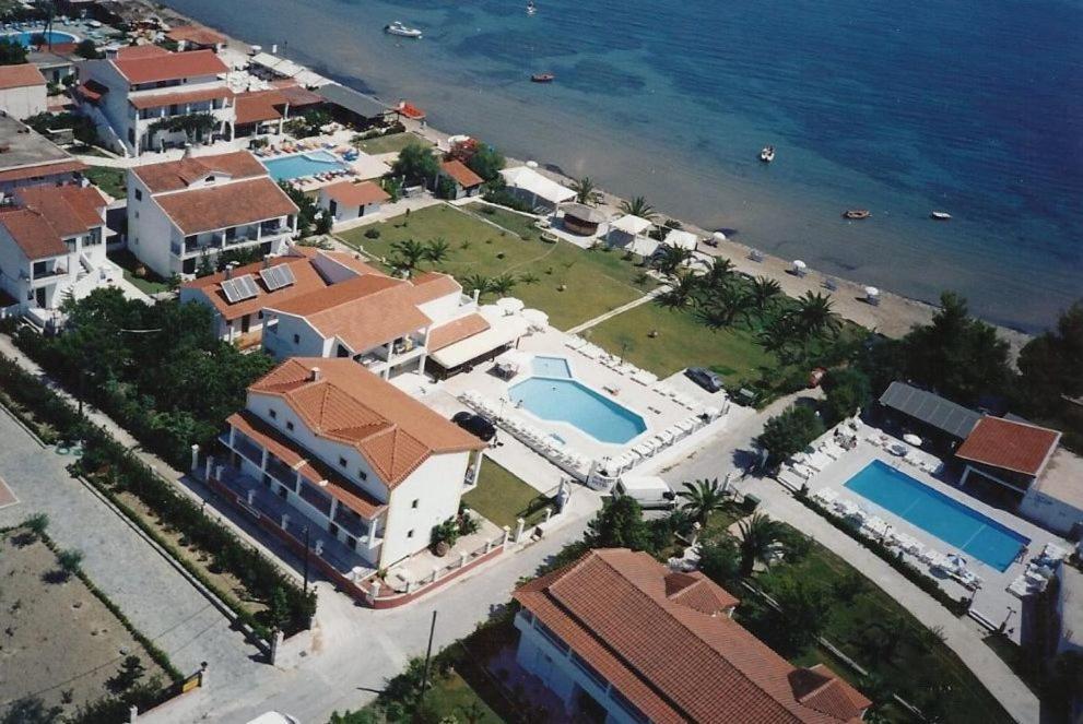 Umbrella Beach Apartments Kávos Zewnętrze zdjęcie